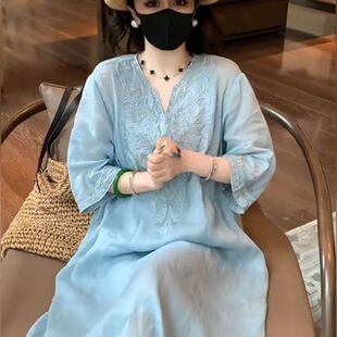 夏季新款中式国风棉麻文艺刺绣V领中袖连衣裙气质复古裙子宽松腰