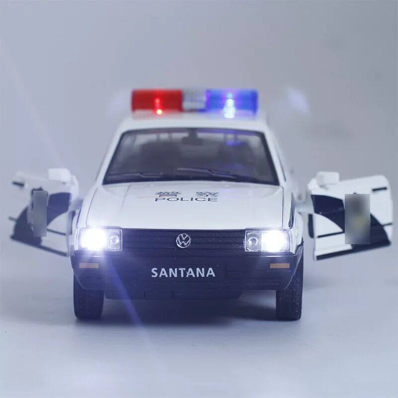 大众桑塔纳警车模型仿真合金公安儿童玩具汽车1:32摆件怀旧110