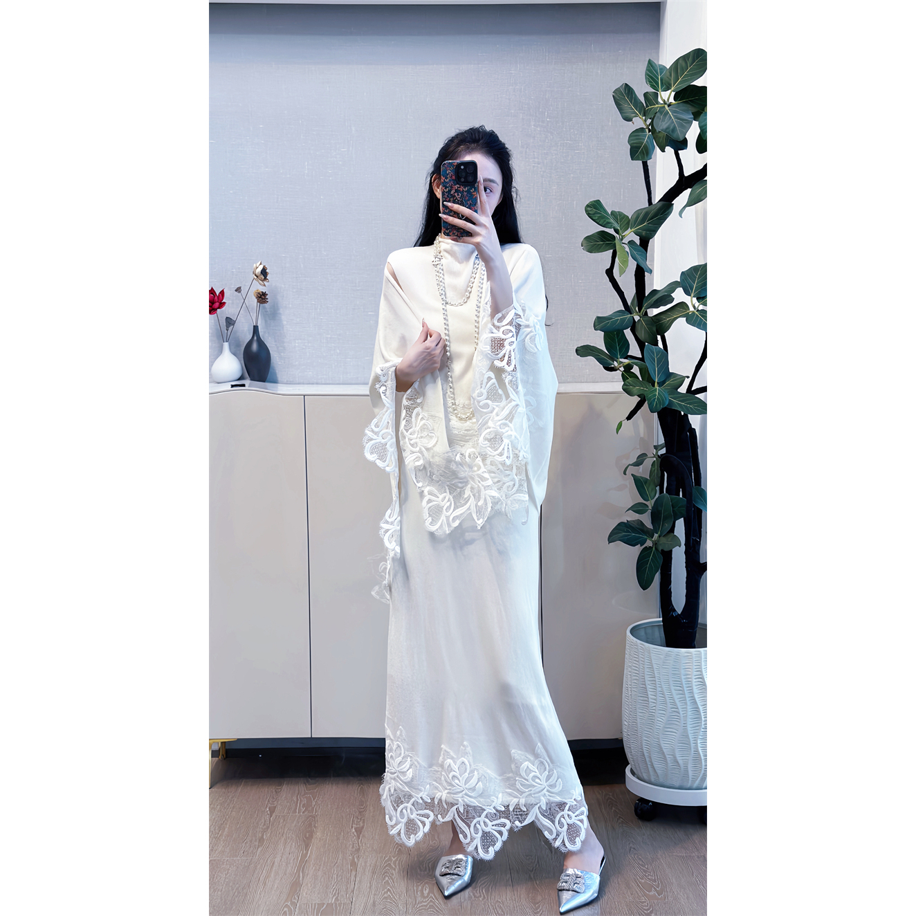 秋冬新款羊绒羊毛衫女士宽松显瘦手工贴花披肩开衫外套上衣