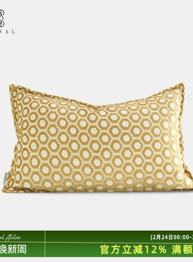蜜蜂图腾『皇家动物园』复古黄色几何立体割绒抱枕样板间别墅腰枕
