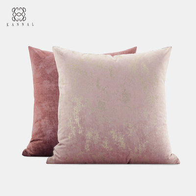 凡尔赛『VERSAILLES』高级法式复古粉色金色绒布烫金抱枕样板间方