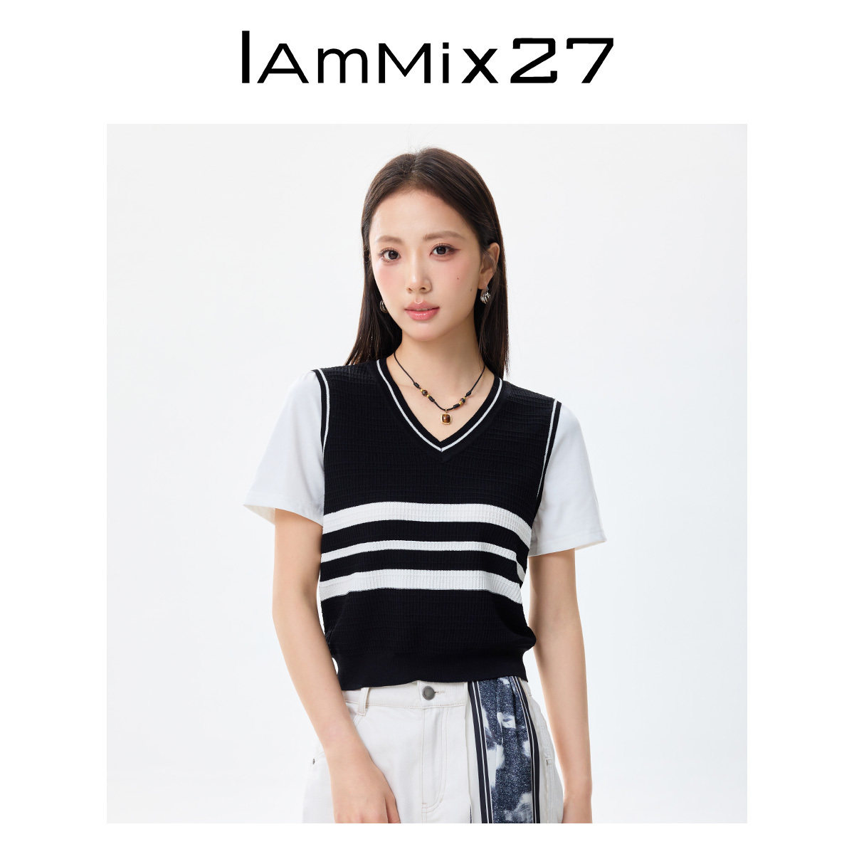 IAmMIX27V领套头针织衫女短袖薄款休闲百搭黑白条纹假两件上衣女 - 实物图