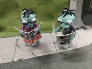 植物大战僵尸玩具周刊僵尸报纸二爷读报儿童玩具