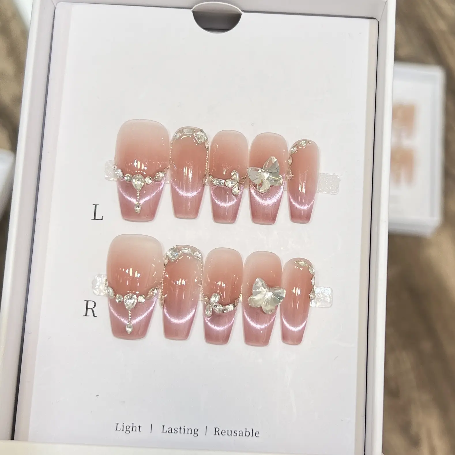 黛瑞森 手工穿戴甲高级感锆石珠帘蝴蝶美甲紫色韵味微笑猫眼法式