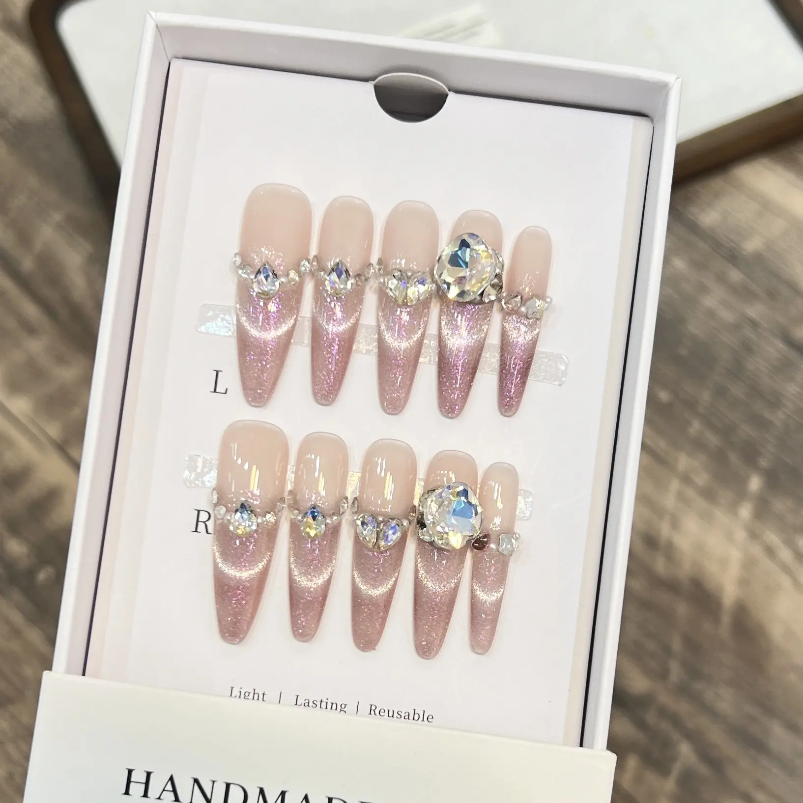 黛瑞森【紫色微光】纯手工穿戴甲紫色微笑猫眼美甲碎钻可拆卸甲片