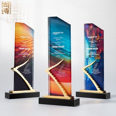 定制金属水晶奖杯刻字员