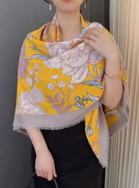 新品文艺感明黄色大方巾女130cm高级感印花柔软优雅围巾保暖披肩