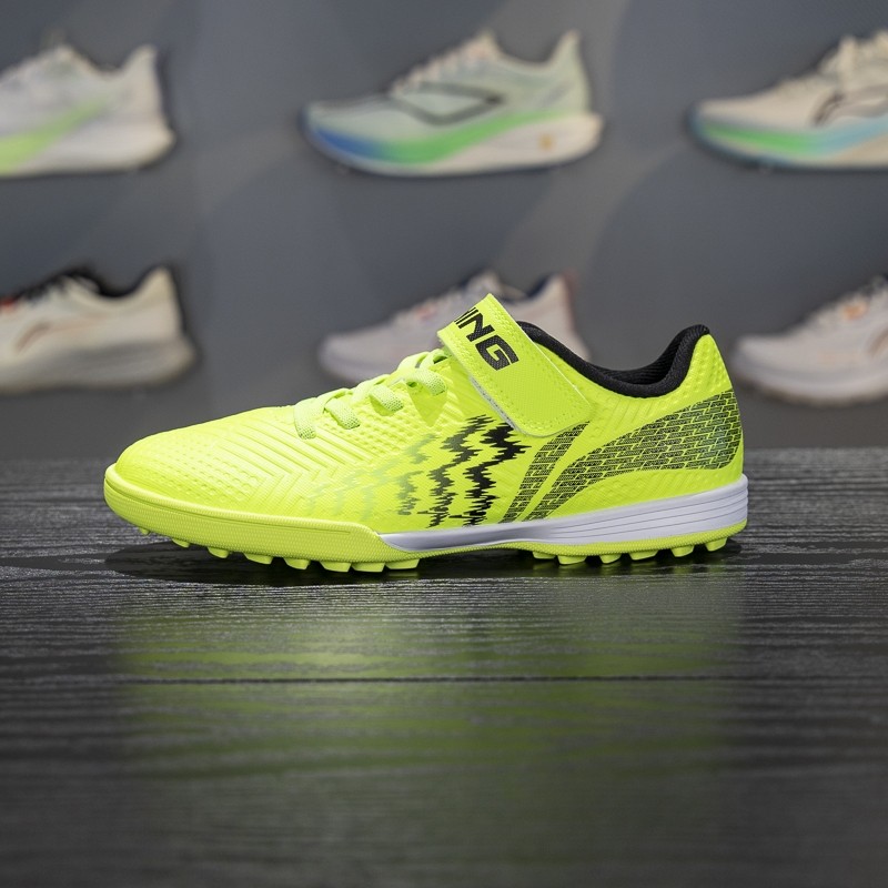 李宁四季通用缓震回弹童足球鞋