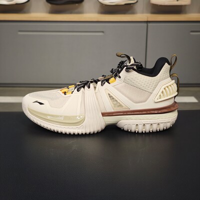 李宁男子减震回弹中帮篮球鞋