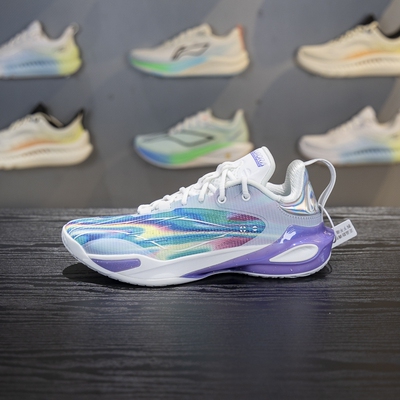 李宁闪击11男子高回弹低帮篮球鞋