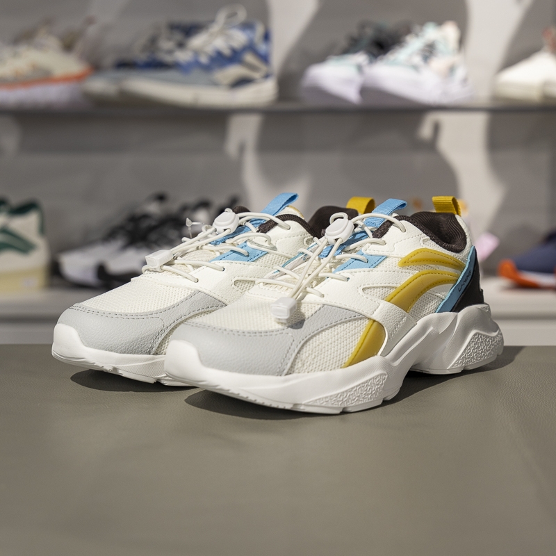 李宁耐磨网面透气童休闲鞋