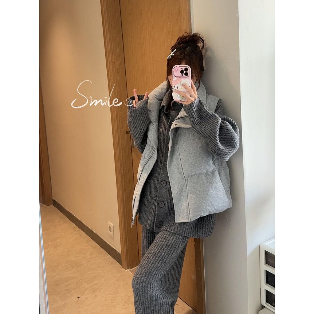 灰色翻领毛衣开衫棉服马甲套装