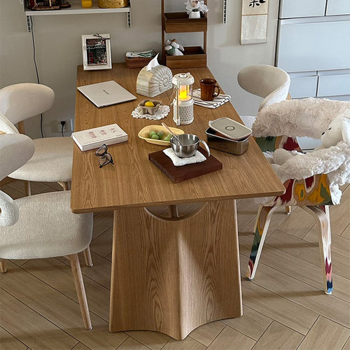 奥古斯特原木色实木餐桌长方形