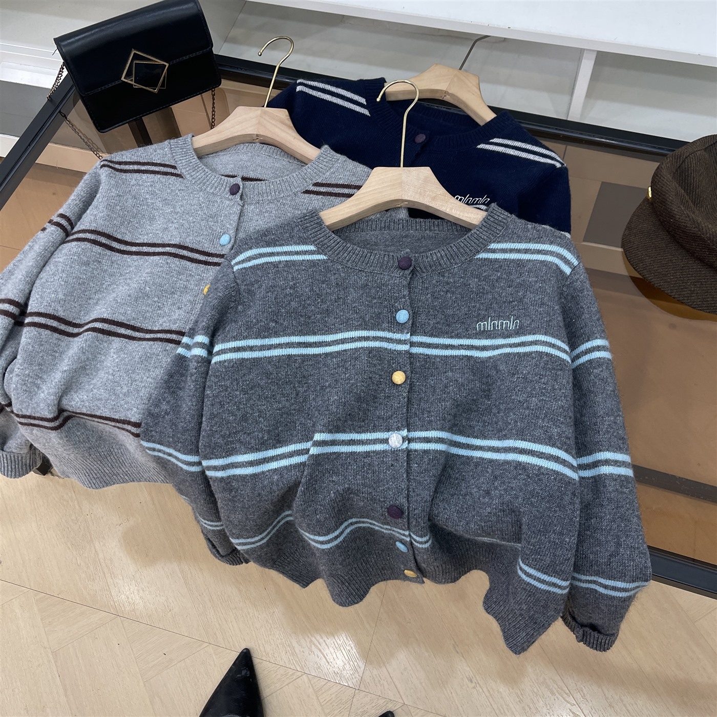 【霞】韩系彩扣洋气圆领针织开衫2025秋新款宽松显瘦休闲上衣L#2