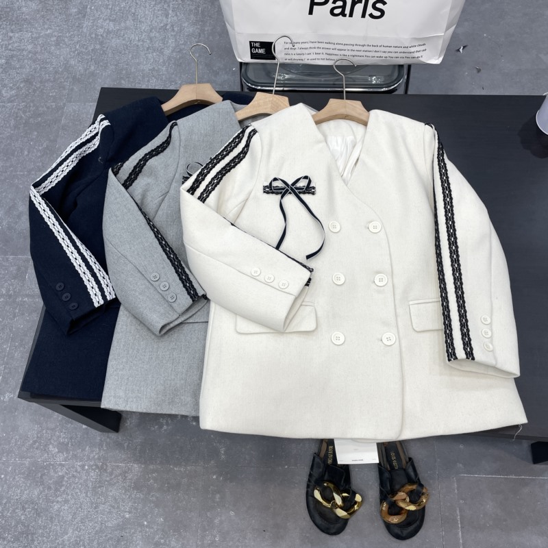 羽绒法式蕾丝拼接2025春冬新款休闲高级感西服外套 A#17