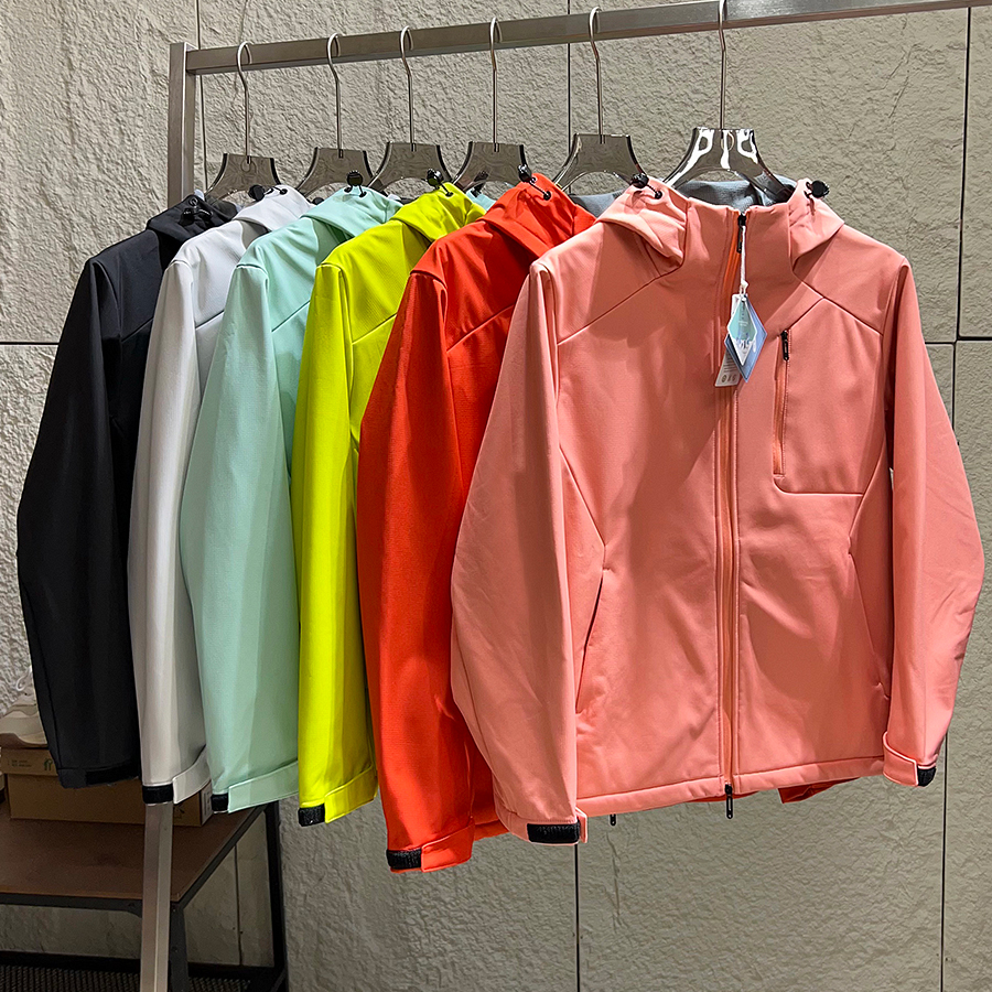 户外防风防泼水纯色软壳冲锋衣