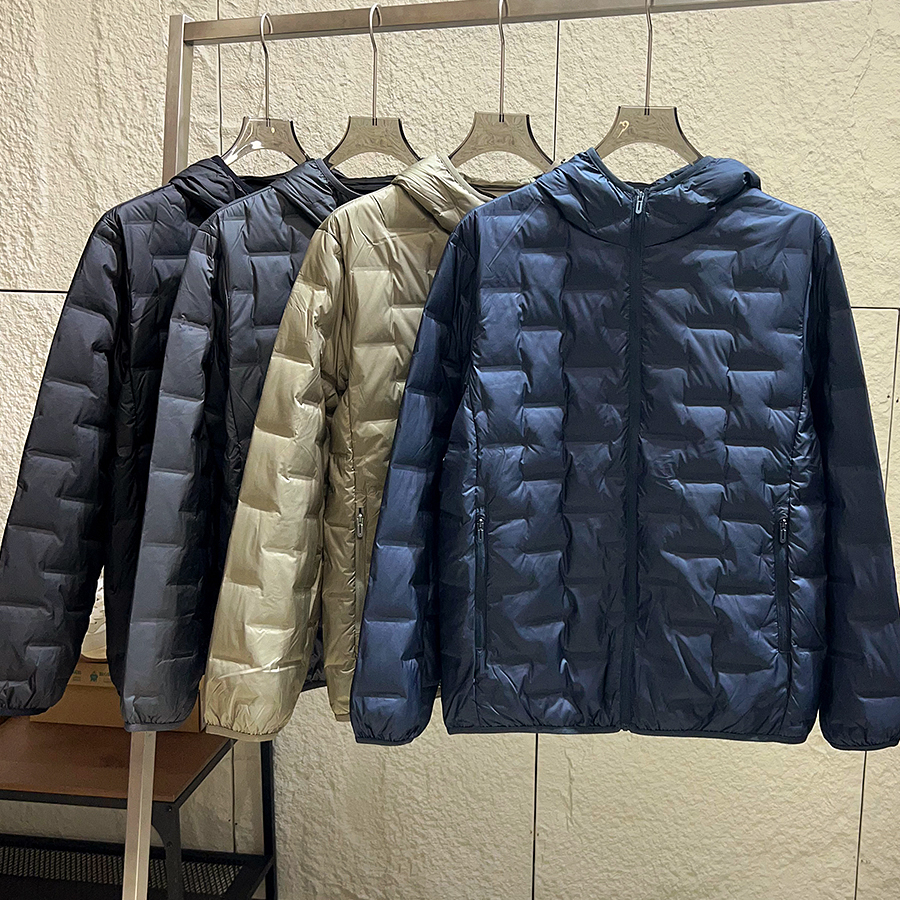 无缝压胶90绒防风保暖连帽羽绒服