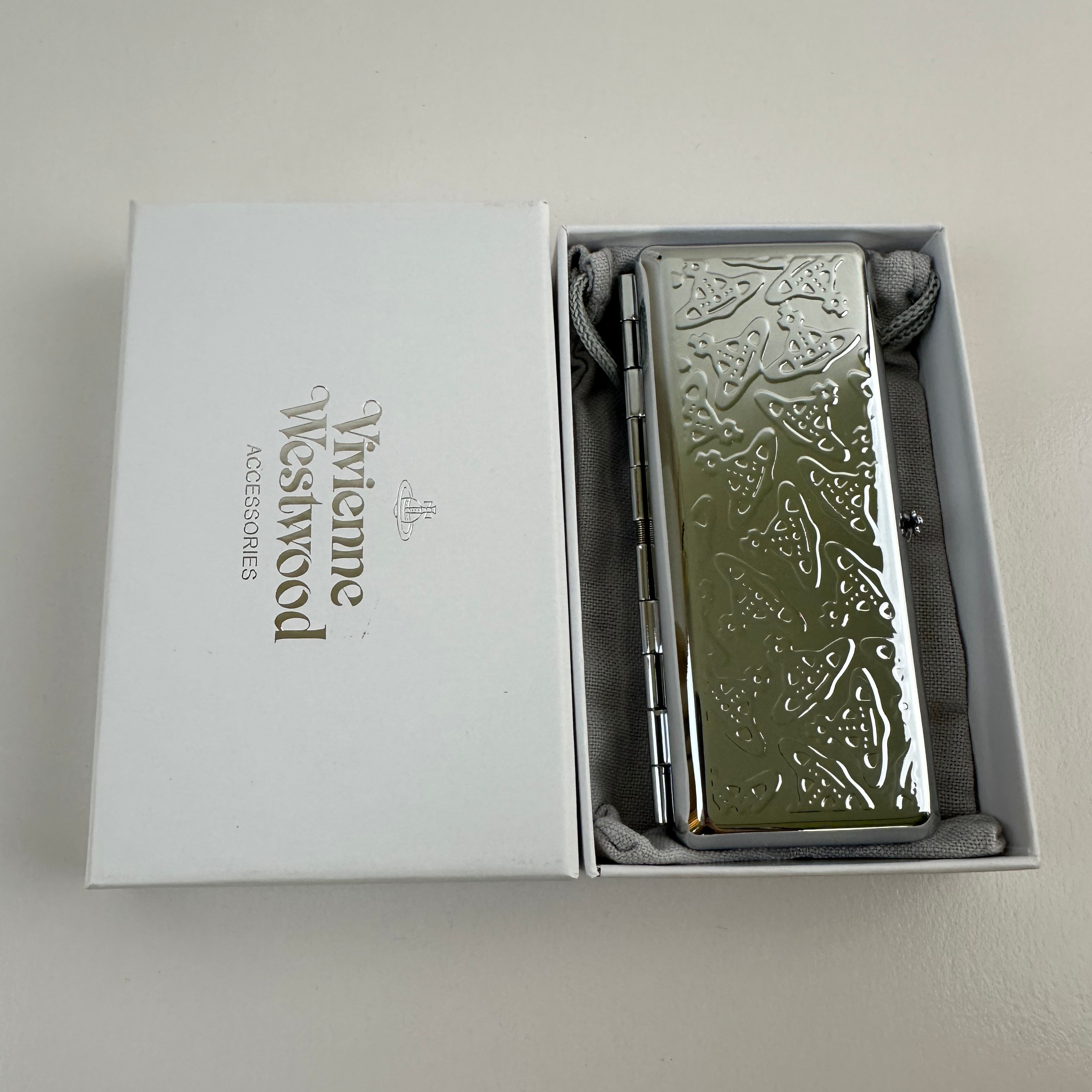 thumbnail for Vivienne Queen Mother&#039s Cigarette Case with Edge, Slim Metal, Classic and Versatile Printing, Convenient and High-End Saturn Cigarette Case