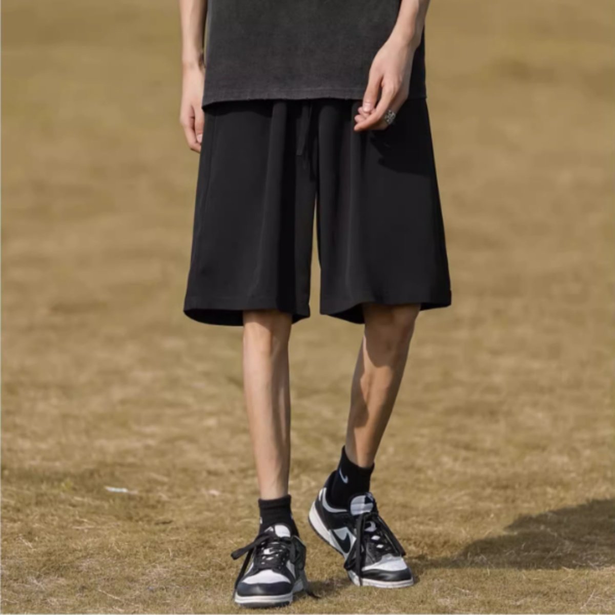 黑色冰丝短裤男夏季薄款宽松阔腿五分裤ins日系复古简约直筒中裤,男装,短裤,淘宝优惠券,粉丝福利购,淘宝优惠卷