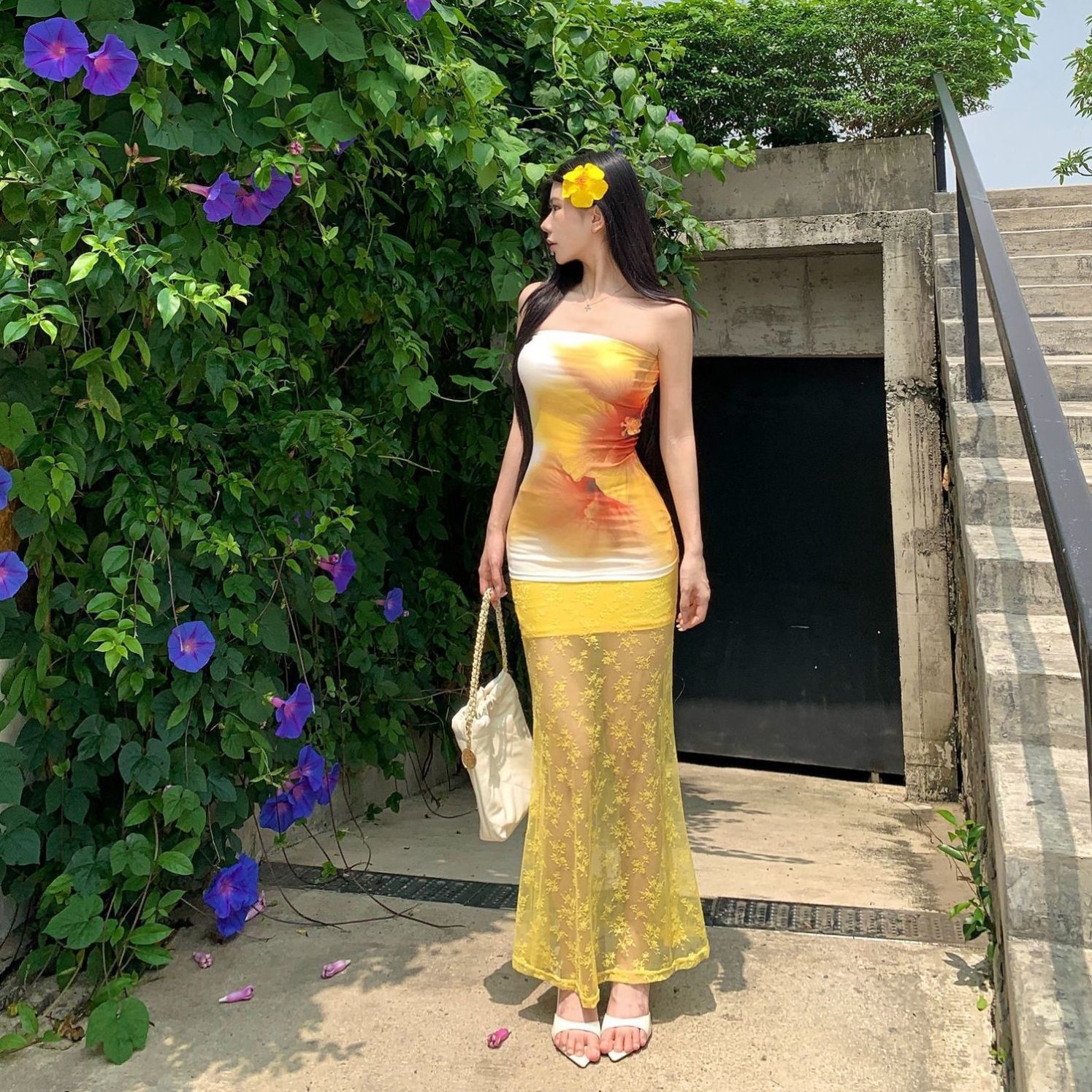 度假风穿搭套装辣妹印花抹胸泳衣女夏季网纱拼接包臀沙滩裙三件套