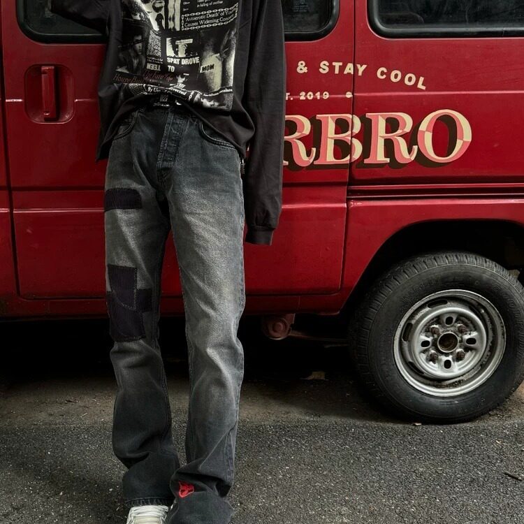 做旧街头贴布欧美风磨边日常红色刺绣复古微喇牛仔裤直筒穿搭深色