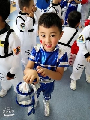 新款元旦儿童机器人A走秀舞蹈中小学生科技感太空环保表演服装新