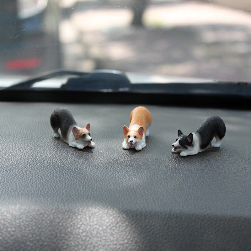 迷你车载柯基车上可爱汽车车饰车内中控台装饰品仪表台摆件显示屏