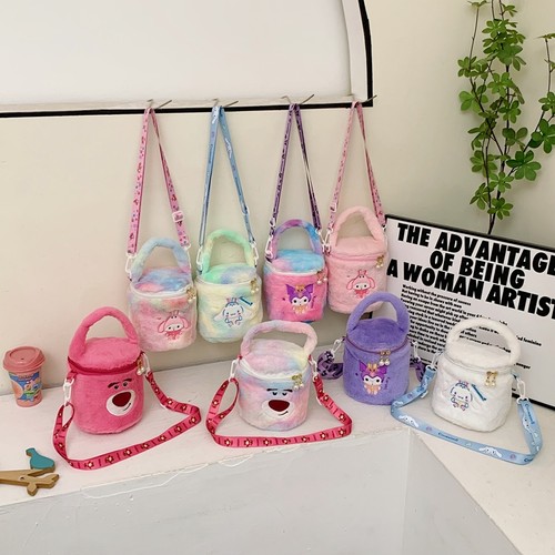 单肩斜挎包水桶包毛绒公仔