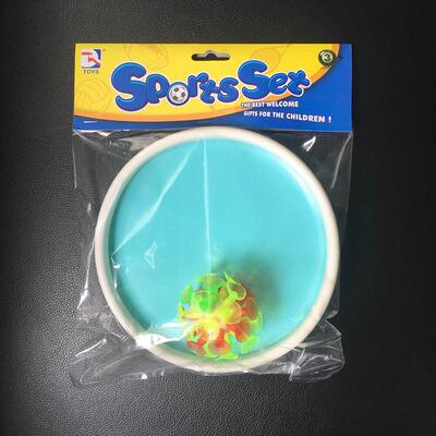 Children throwing flash sucker ball sticky target ball doubl