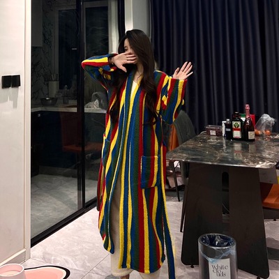 彩虹条纹珊瑚绒情侣睡衣睡袍女男