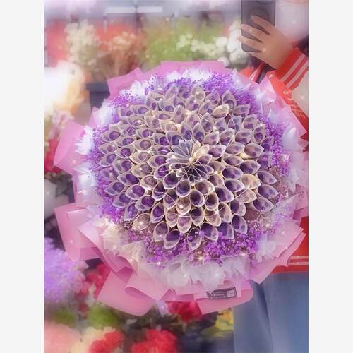 520情人节钞票现金有钱花