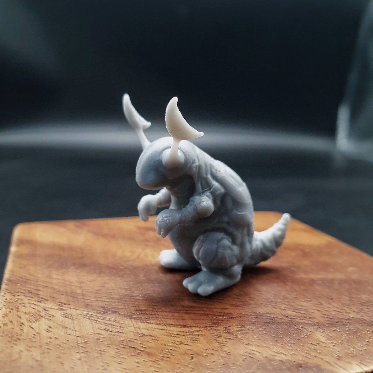 还原剧中潮玩DIY手办怪兽宇宙人系列小艾雷王1/43模型场景白模