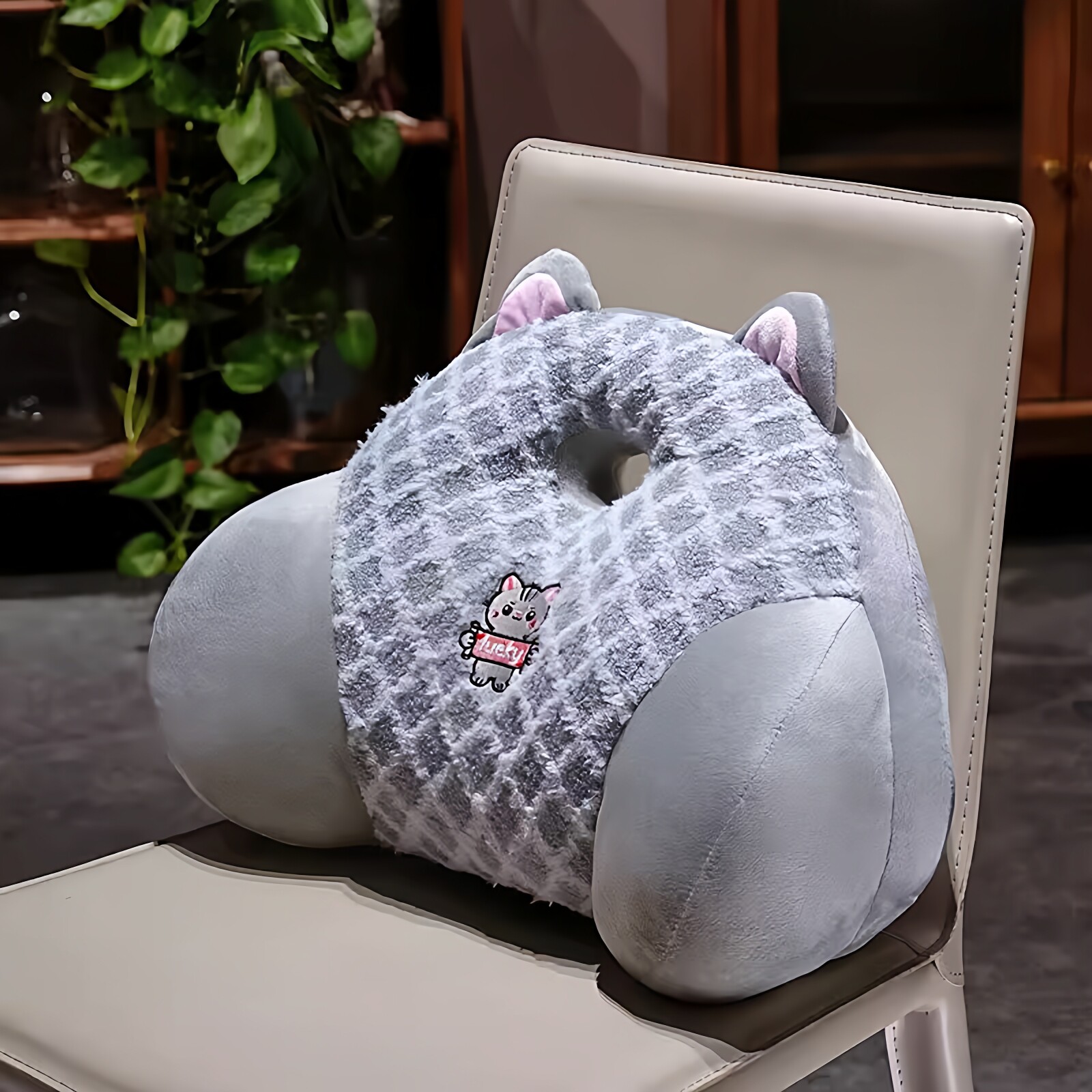 卡通办公室腰靠靠垫椅子靠背护腰垫座椅靠枕抱枕上班工位久坐神器