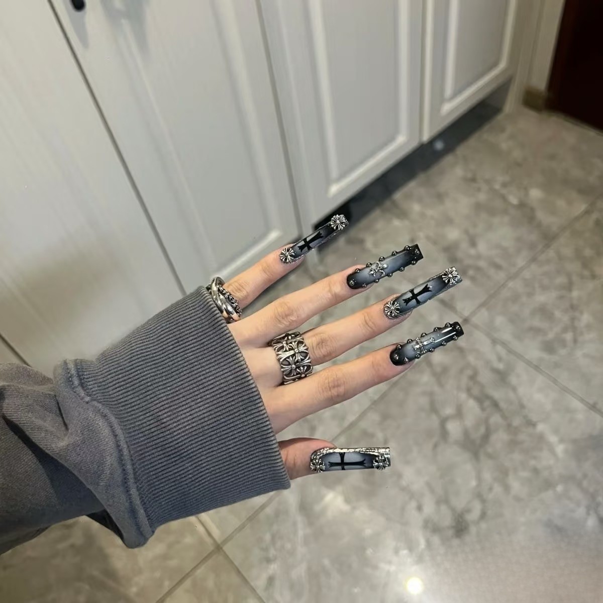 暗黑风十字架纯手工穿戴甲高级感小众显白美甲贴片可拆卸,彩妆/香水/美妆工具,穿戴甲/甲片,淘宝优惠券,粉丝福利购,淘宝优惠卷