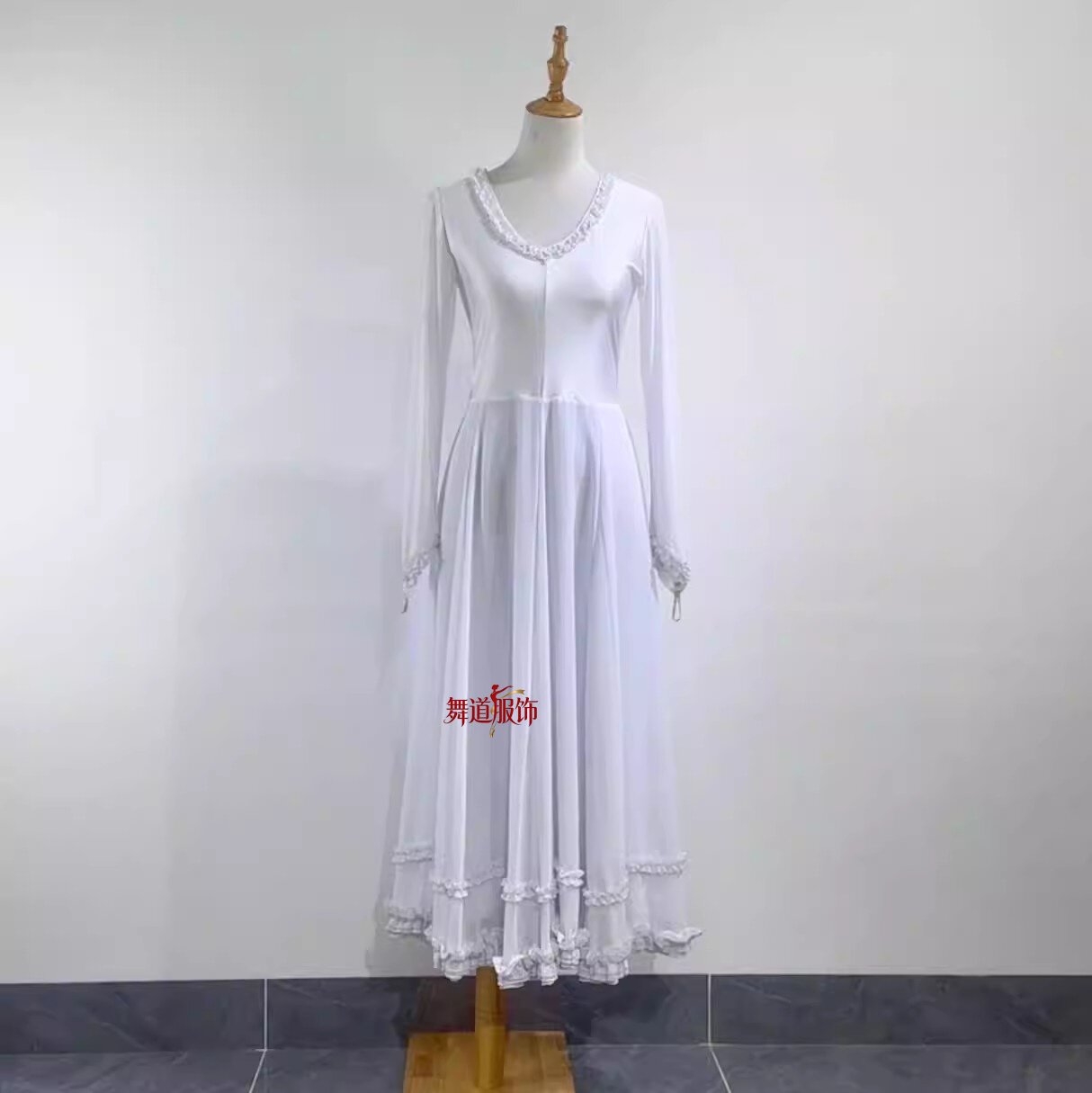 成人现代舞艺考连衣裙黑白色群舞演出服修身宽松练功舞台装定制