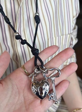 英国topwhit秋冬不规则毛衣链轻奢百搭博主毛衣配饰爱心锁链