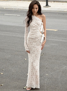 法式高级蕾丝透视白色连衣裙性感镂空露腰紧身长裙露肩修身包臀裙