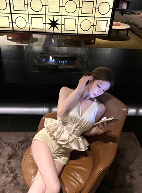 kubiliv【巴洛克情书】镂空蕾丝拼接挂脖V领系带背心吊带纯欲上衣