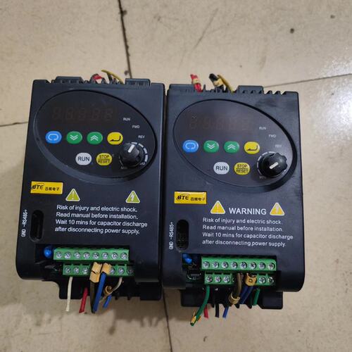 议价拆机两台FID0P4G1-221A1百腾变频器，实物拍摄需要