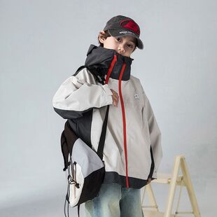 男童春装外套2026新款中大童春秋款儿童春季薄款男孩痞帅风冲锋衣