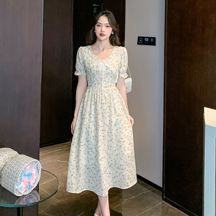 2026夏季法式碎花淑女连衣裙泡泡袖收腰显白印花蝴蝶结A型圆领