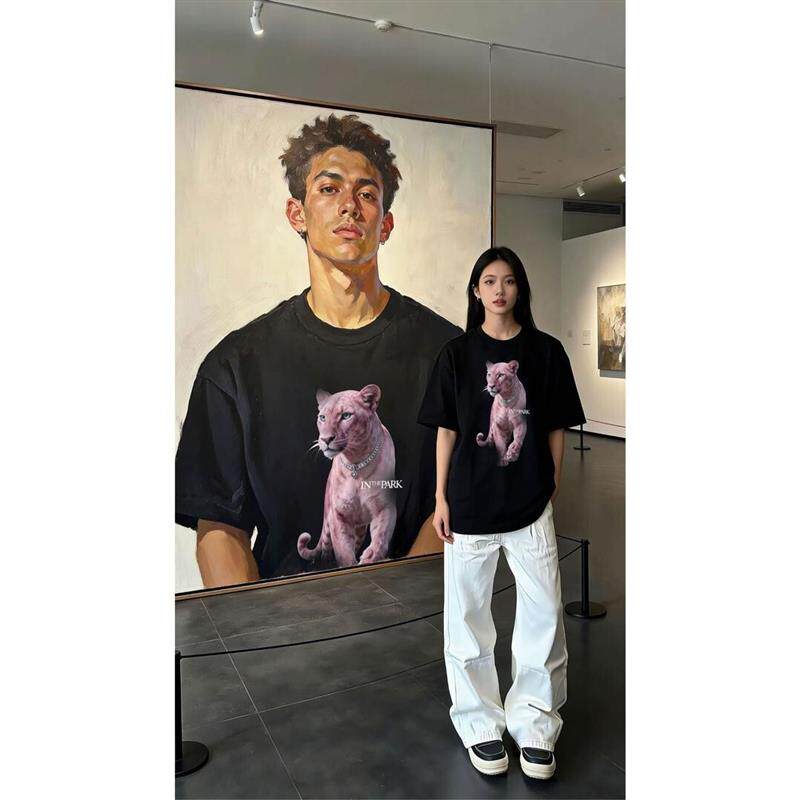 JIUJIA九嘉轻奢夏季潮流创意粉红豹印花纯棉宽松大码痞帅短袖T恤