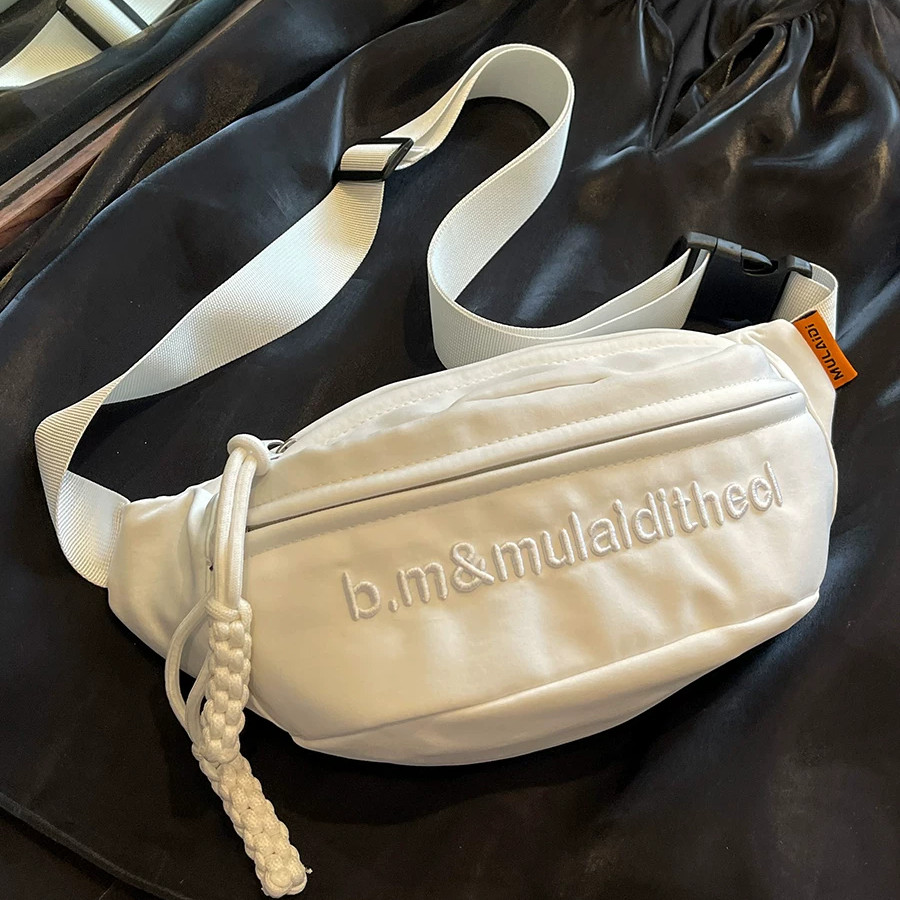 香港休闲风字母刺绣斜挎包男女小众胸包腰包骑行运动单肩包白色