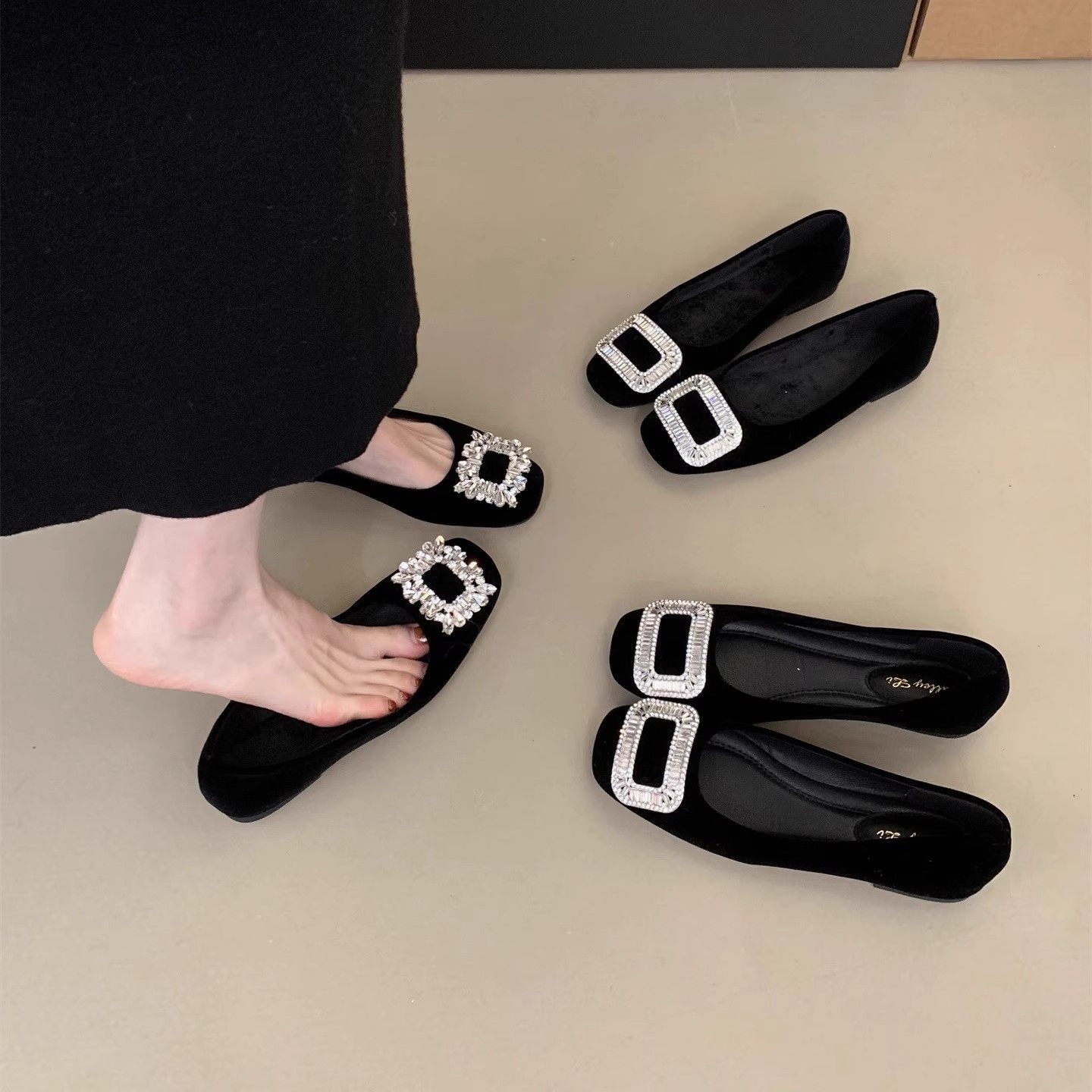 法式小香风黑色系水钻加绒平底玛丽珍鞋女秋冬毛毛鞋豆豆鞋瓢单鞋