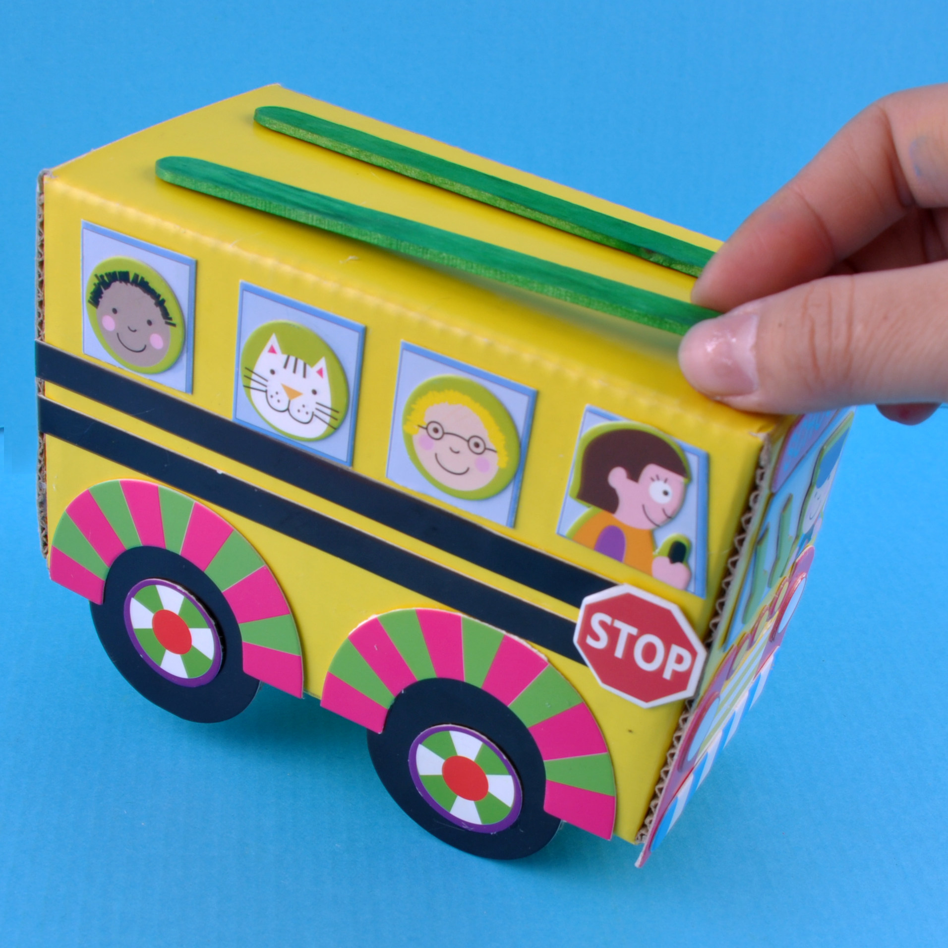 3d校车贴画手工diy汽车制作材料材料包幼儿园车子认知创意机构