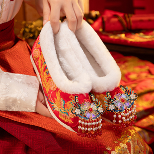 女冬季 明制汉服婚鞋 新款 婚礼新娘鞋 绝美凤凰流苏中式 红色秀禾婚鞋