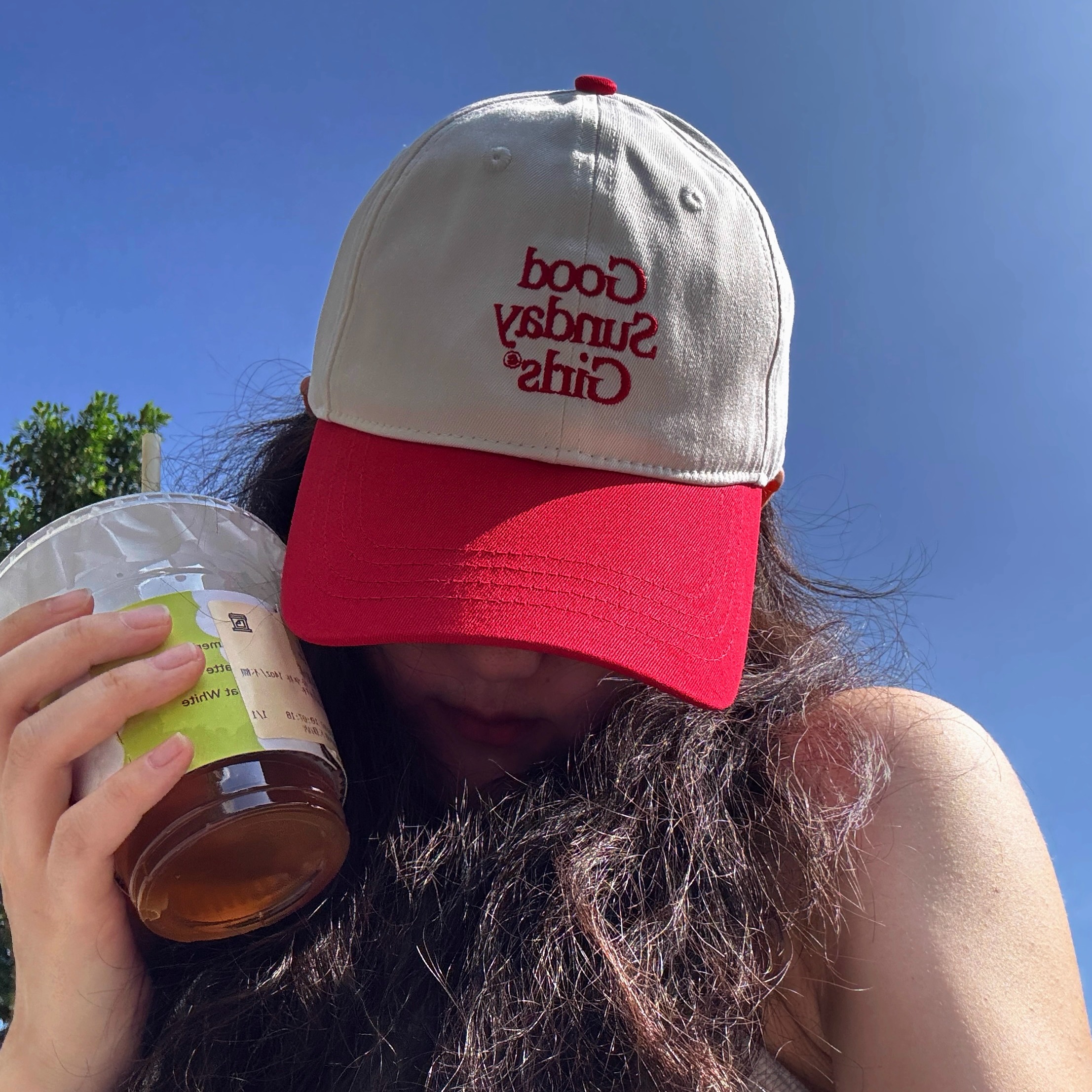 Talktokey(TTO) 周日好女孩 美式英文刺绣百搭软顶红白拼色棒球帽