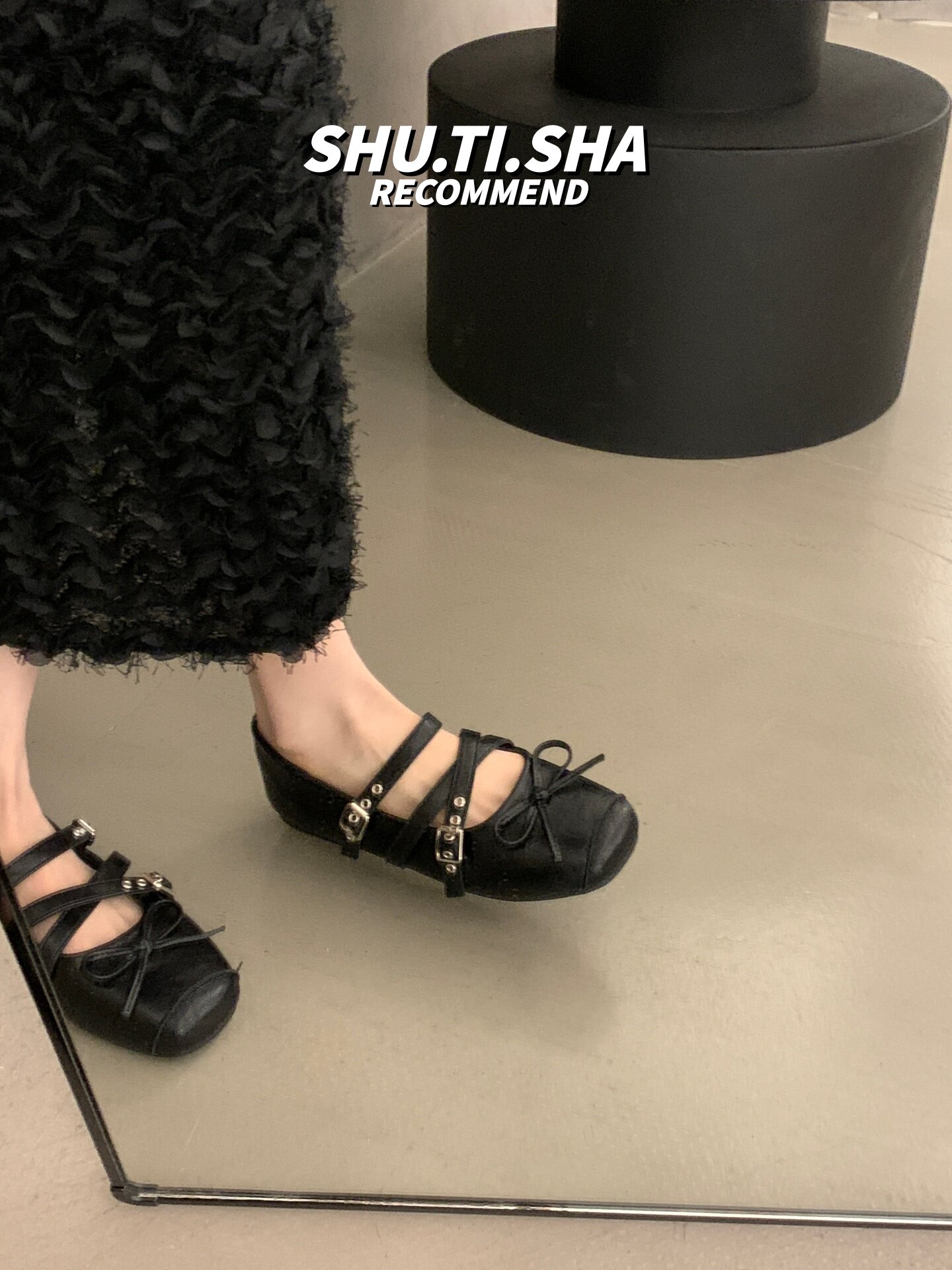 Qadın üçün düz Mary Jane ayaqqabı, yay modeli