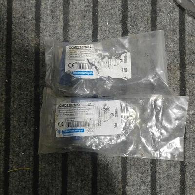 库存施耐德限位开关XCMD2102M12(2只),印(请询价)
