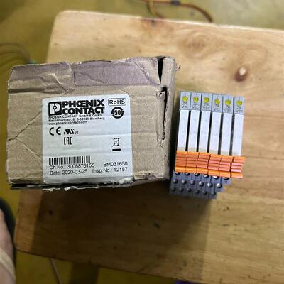 菲尼克斯 继电器 PLCBSC-24DC/21 16片(请询价)